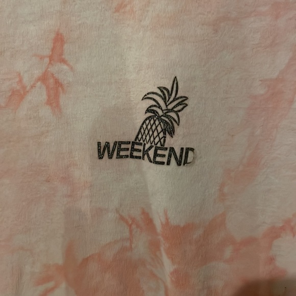 Weekend Shirt - Picture 2 of 3